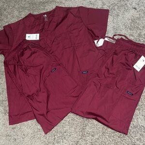 Dagacci woman’s scrubs bundle